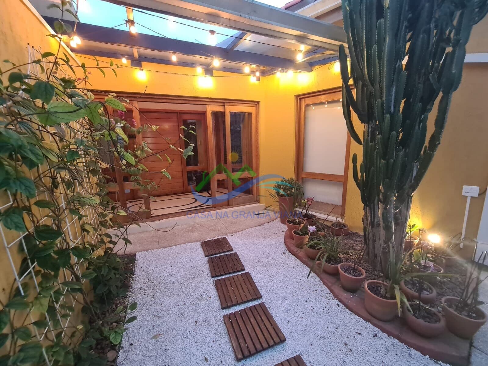 Casa de Condomínio em Cotia - Granja Viana II