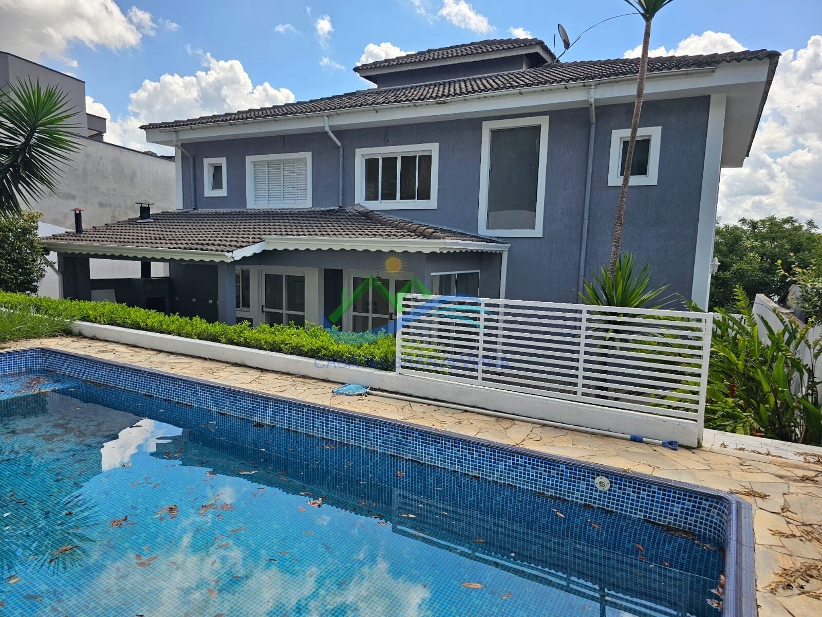 Casa em Condomínio para Venda e Aluguel em Golf Village Carapicuíba-SP