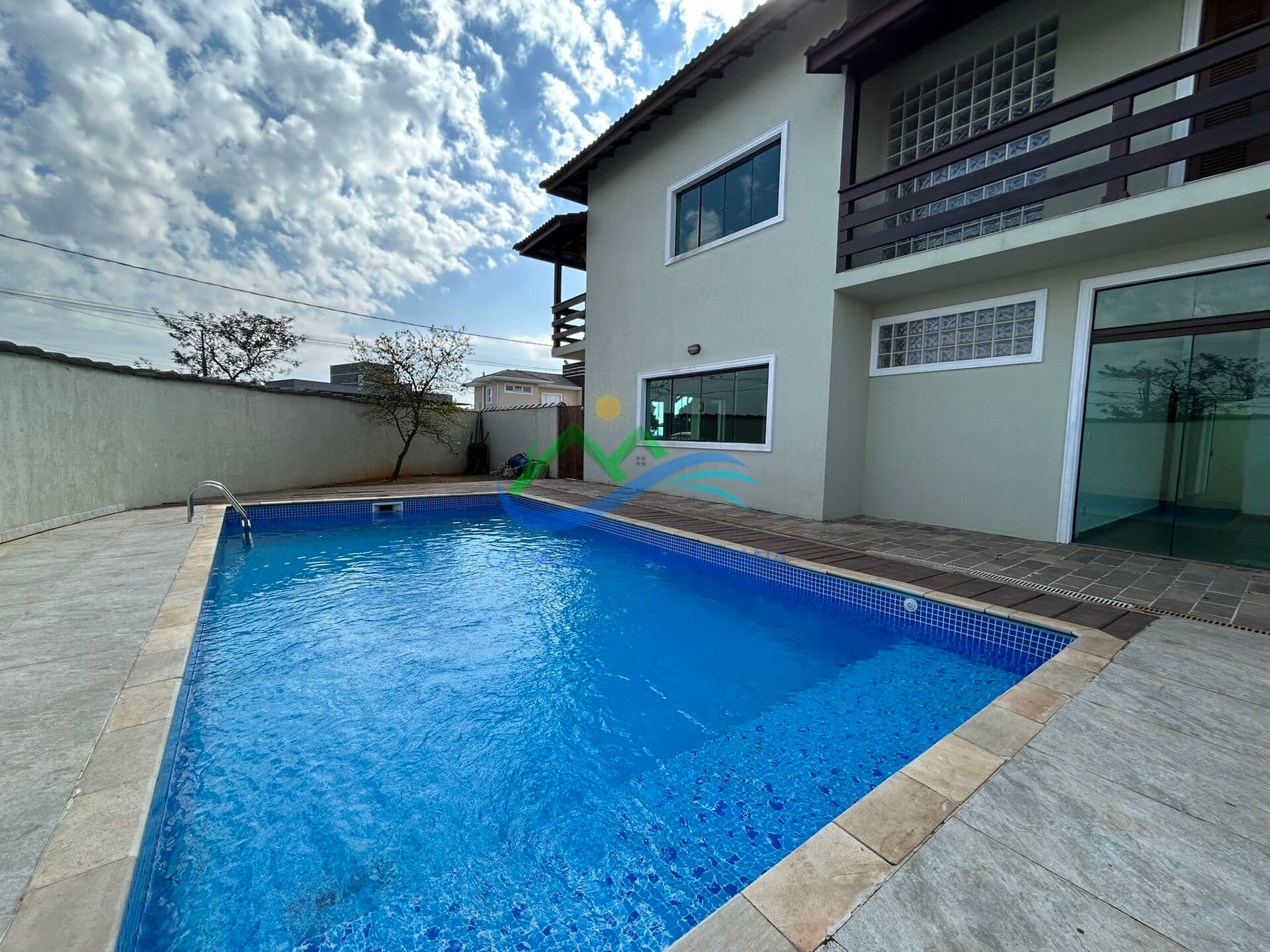 Casa em Condomínio em Golf Village