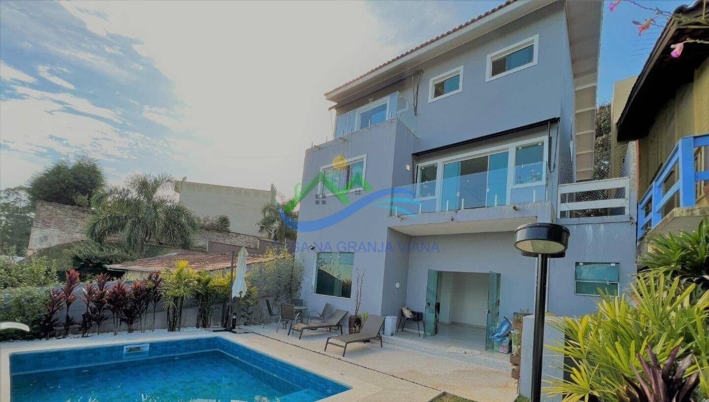 Casa de Condomínio em Cotia - Jardim das Flores