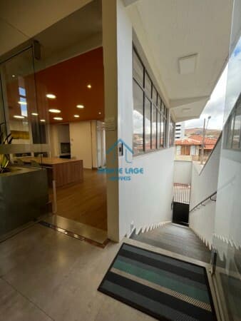 Vendo Casa com loja e ponto comercial em bairro nobre de Monlevade.