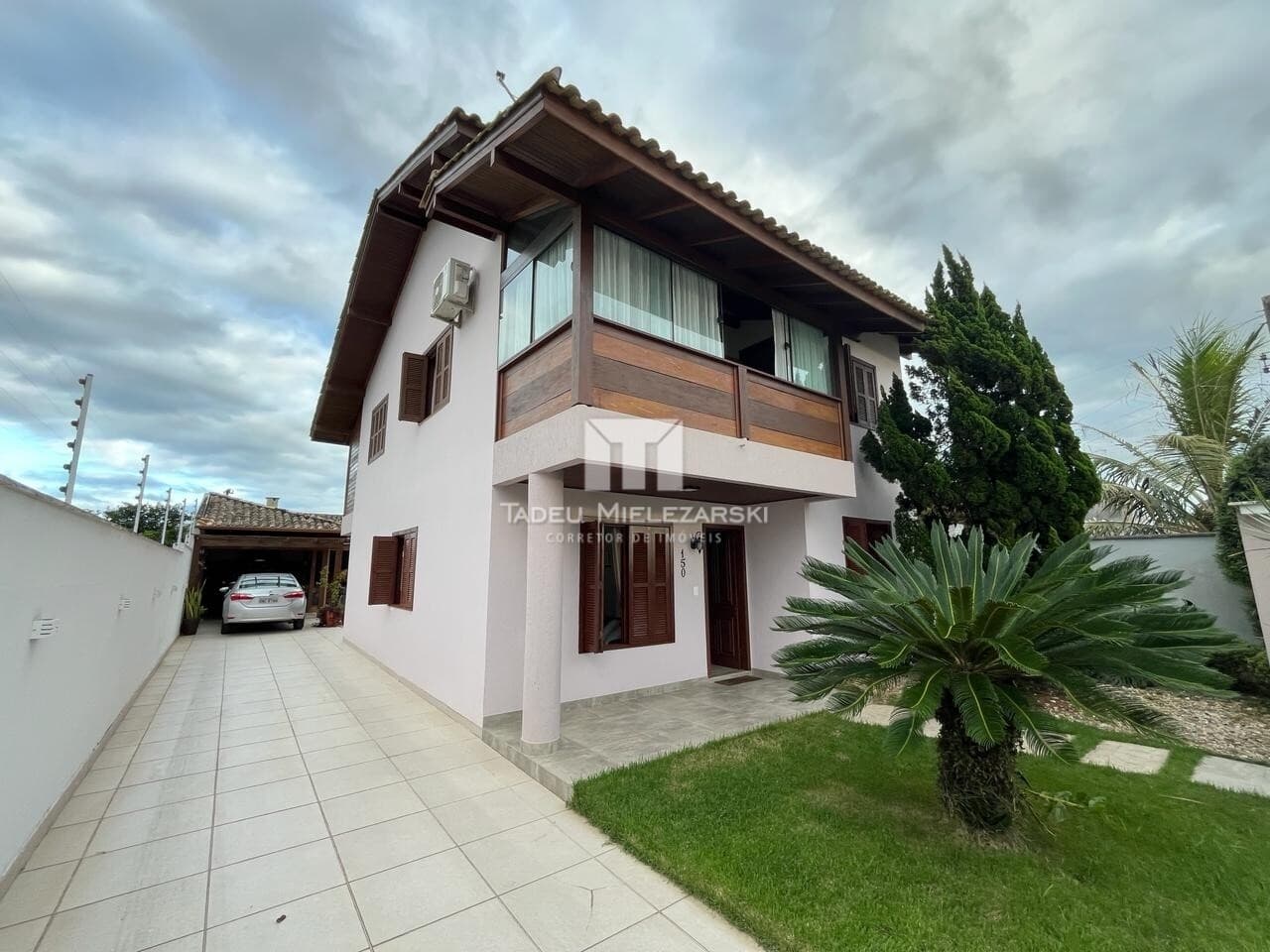 Bela casa em Tijucas!!!