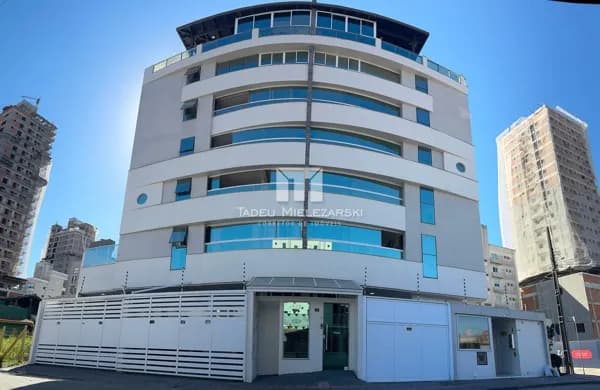Apartamento Cobertura Triplex em Porto Belo/SC