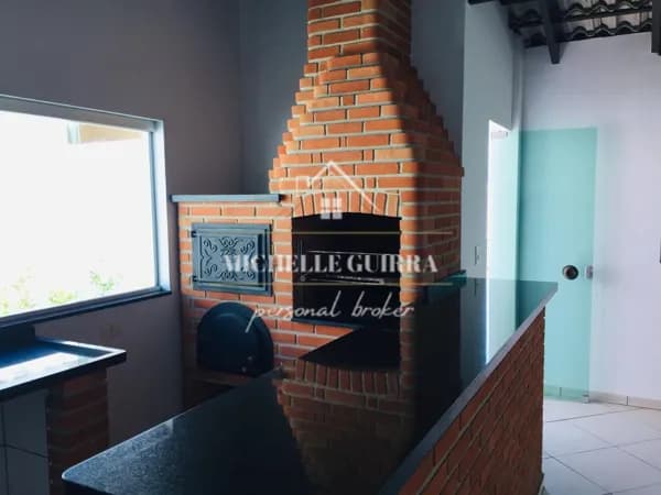 Casa em Condomínio com ampla área Gourmet completa