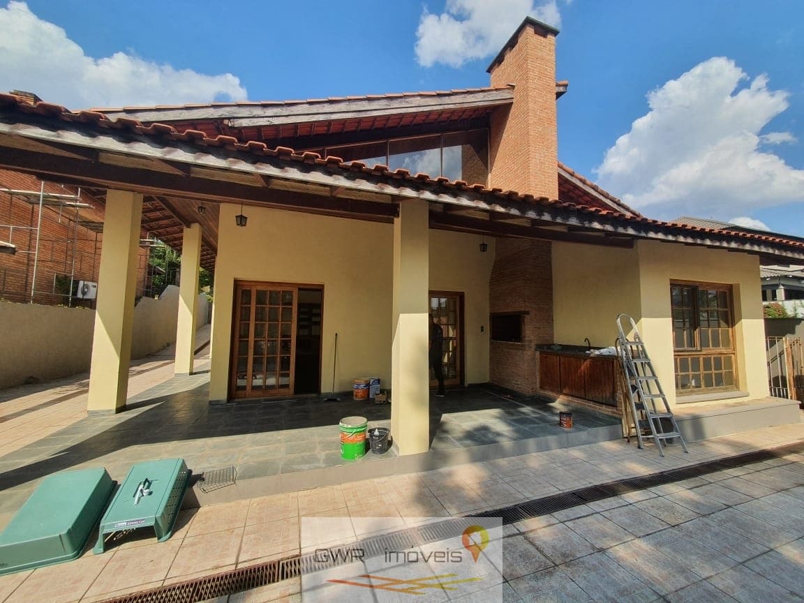 Casa em Santana de Parnaíba - Alphaville