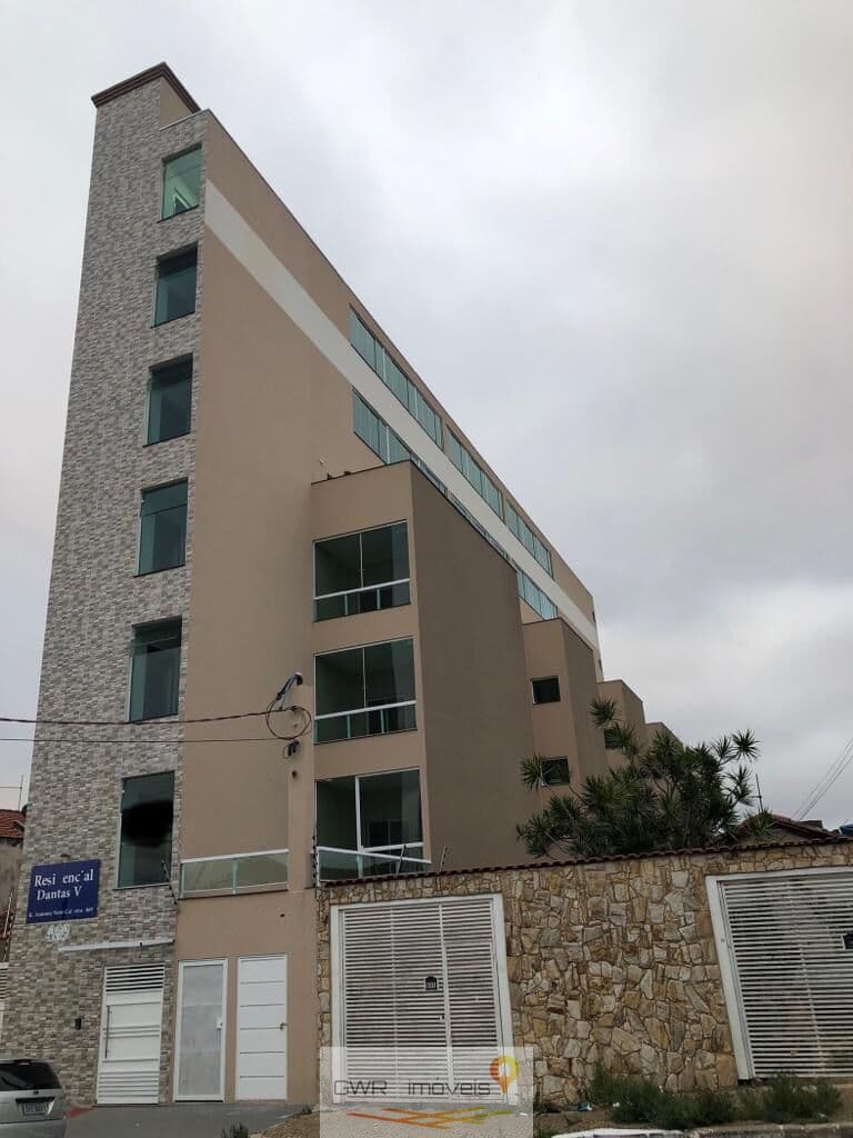 Apartamento Padrão com Sacada