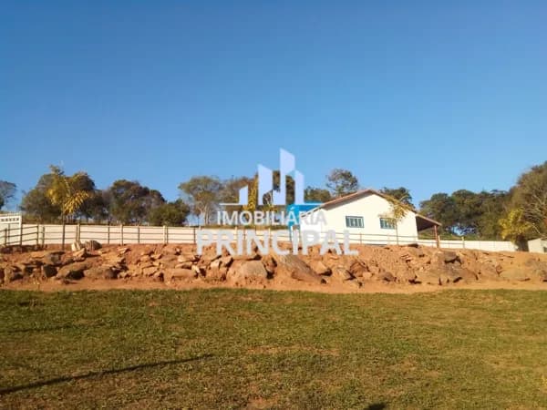 Fazenda/Sítios/Chácaras em Espírito Santo do Dourado - Centro