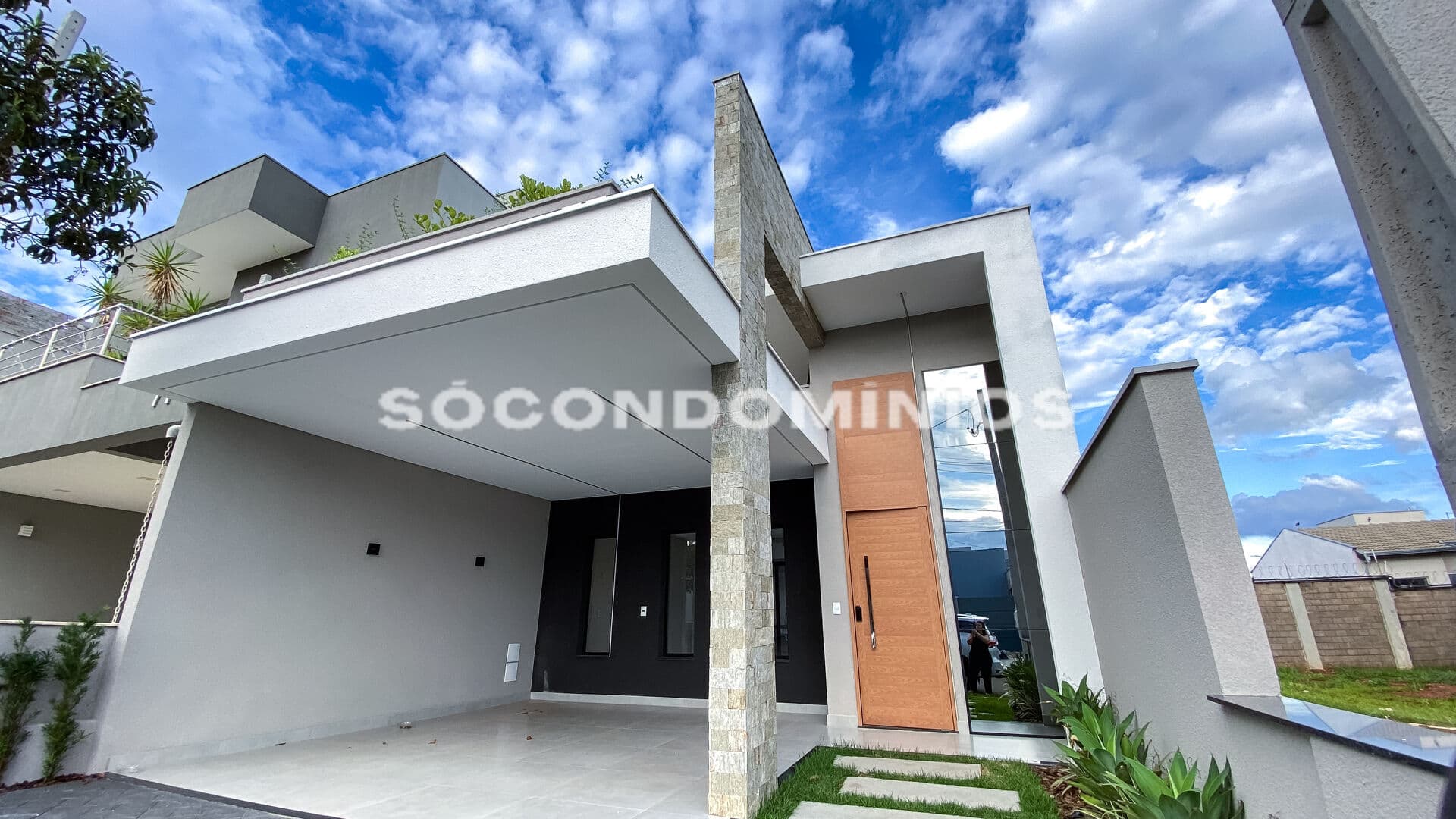 Casa térrea à venda no Tomazella, condomínio fechado em Piracicaba SP