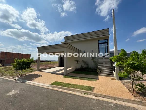 Casa térrea à venda no Condomínio Residencial Canadá, no bairro Ondas, em Piracicaba/SP.