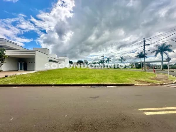 Terreno a venda em Condomínio. Condomínio fechado Park Taquaral em Piracicaba SP