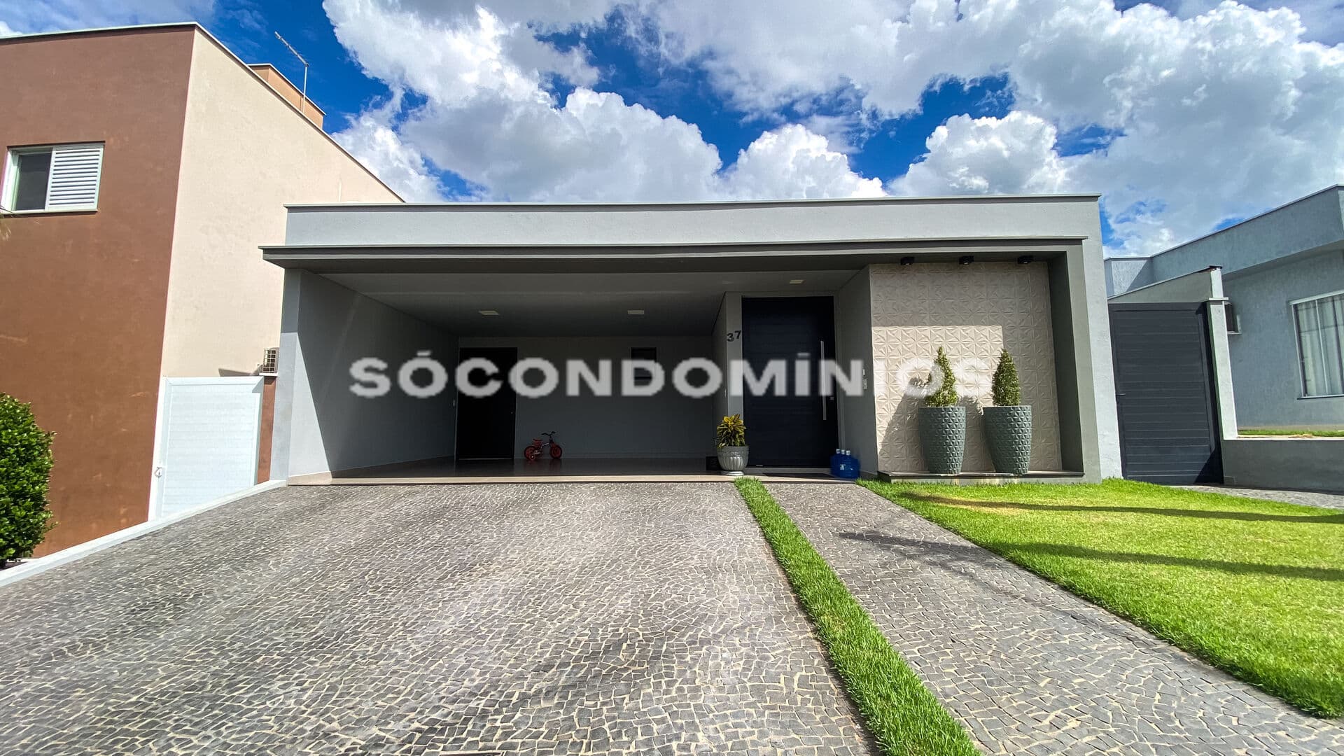 Casa Térrea com 2 suítes à veda no San Marino. Condomínio fechado em Rio das Pedras SP