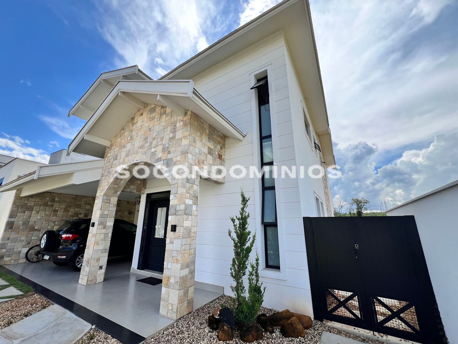 Casa sobrado com 3 suítes à venda no Villa Bela Vista. Condomínio fechado no bairro Reserva Jequitibá em Piracicaba SP