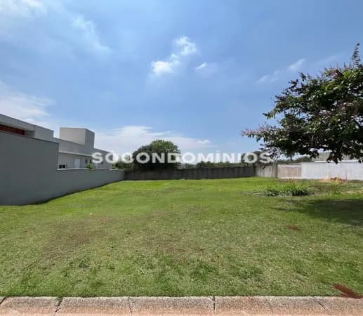 Terreno à venda no condomínio Monte Alegre em Piracicaba-SP.
