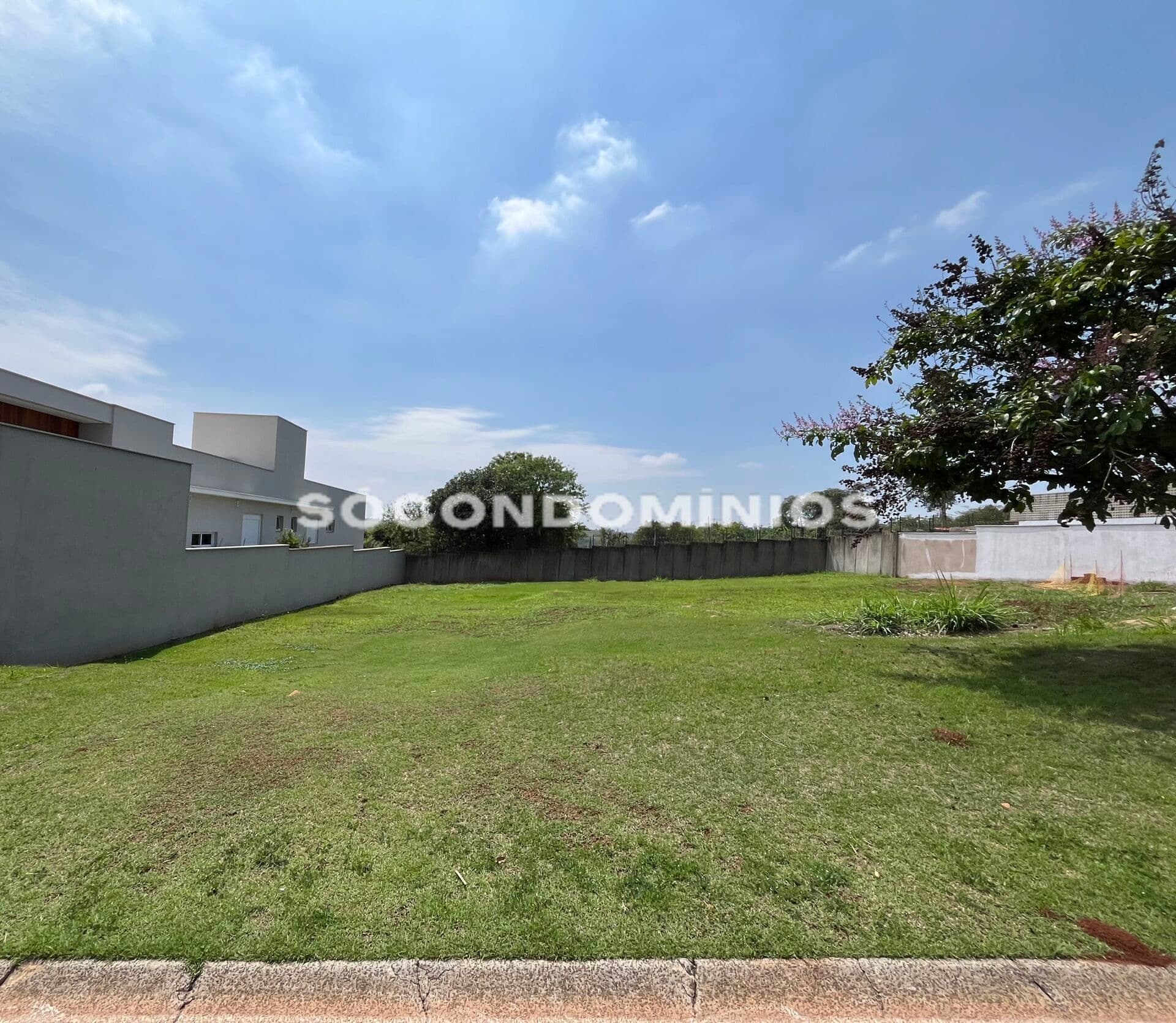 Terreno à venda no condomínio Monte Alegre em Piracicaba-SP.