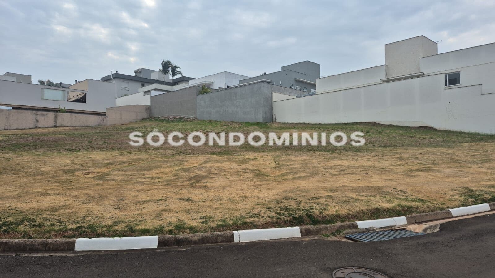 Terreno à venda no Damnha 1. Condomínio Fechado em Piracicaba SP