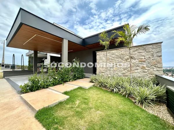 Casa assobradada à venda no condomínio Canada. Condomínio fechado em Piracicaba,SP