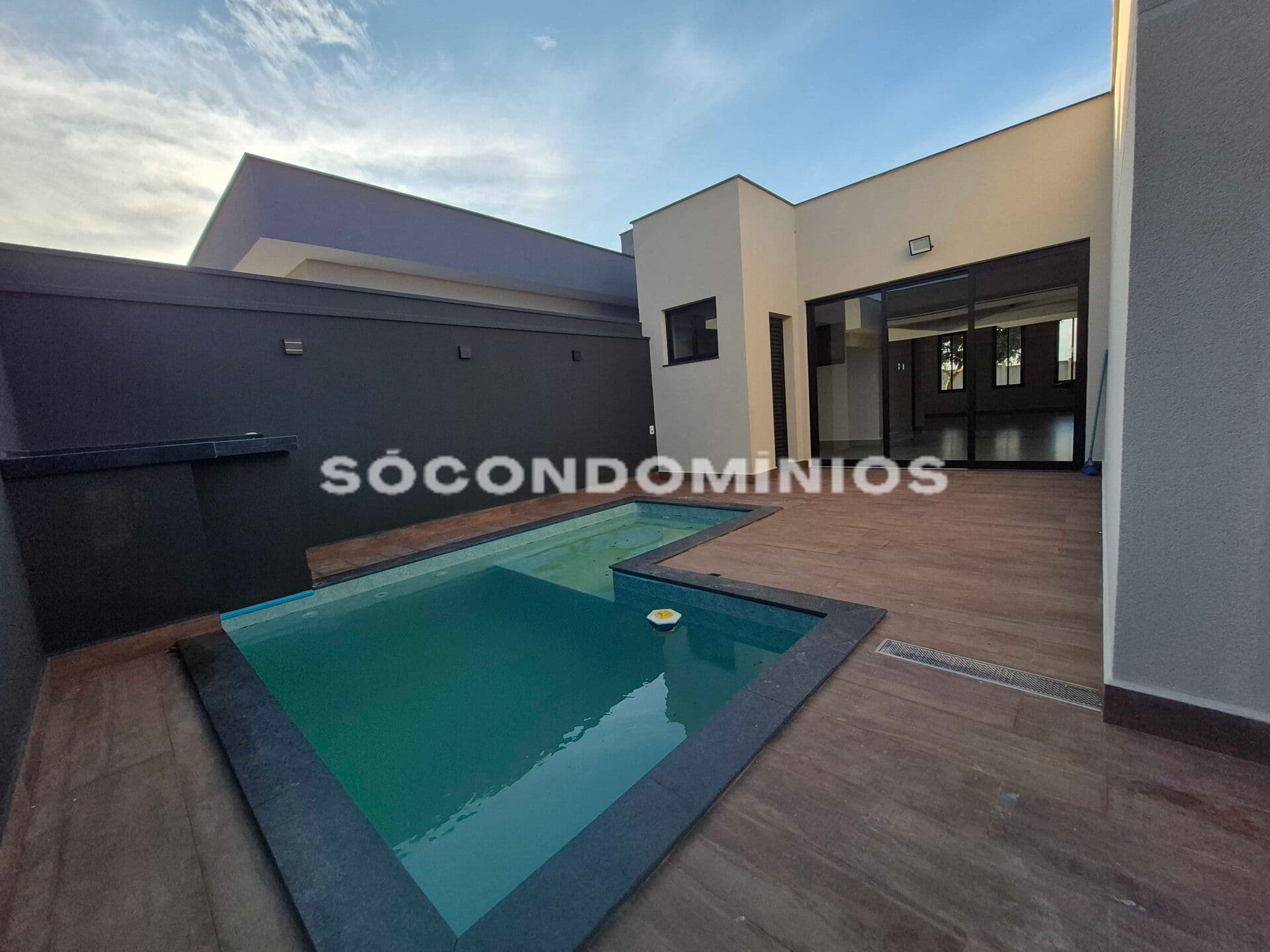 Casa de Condomínio em Rio das Pedras - Residencial Fazenda Pinheirinho