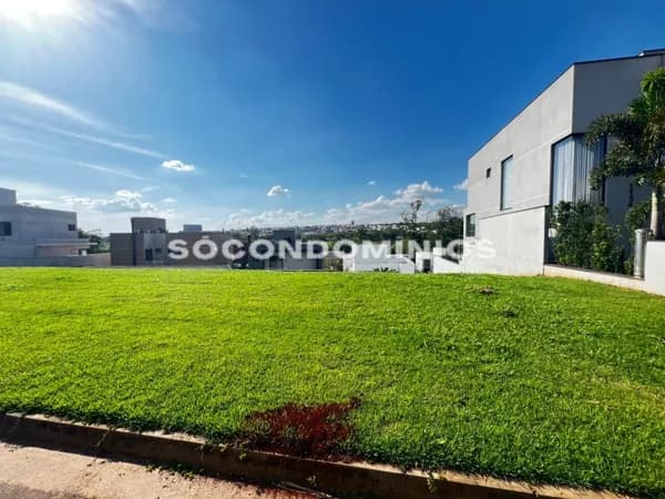 Terreno à venda no Villa Bela Vista. Condomínio fechado em Piracicaba-SP.
