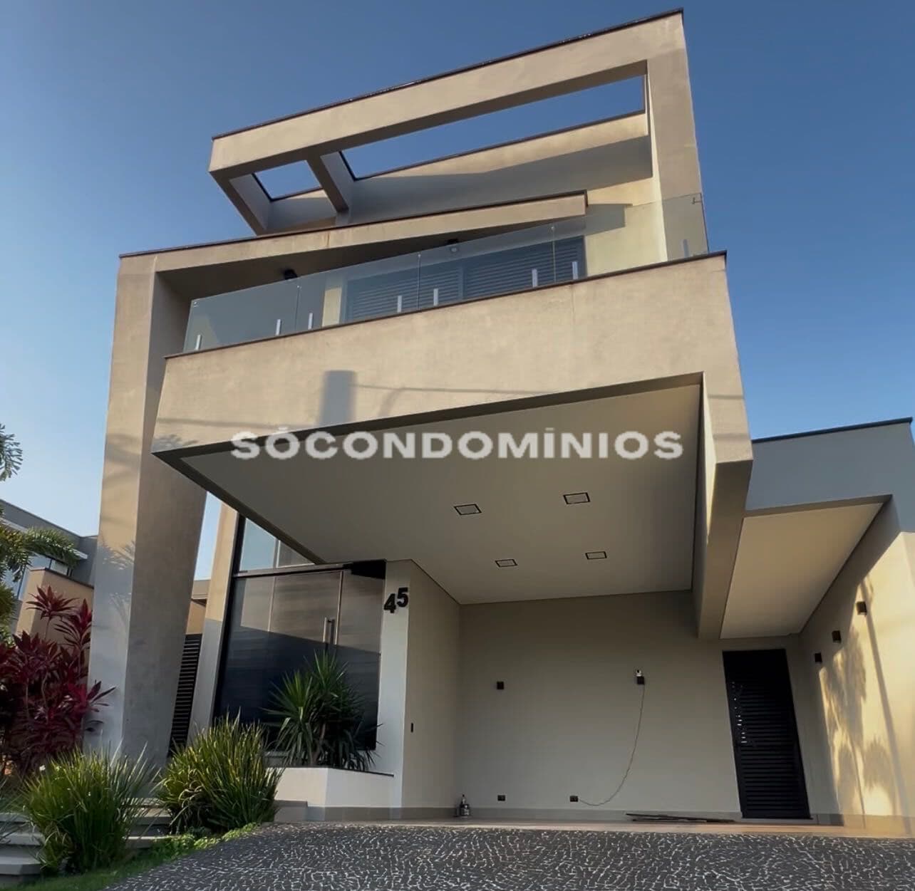 Sobrado a venda com três suítes a venda Villa D'aquila. Condomínio fechado em Piracicaba SP.