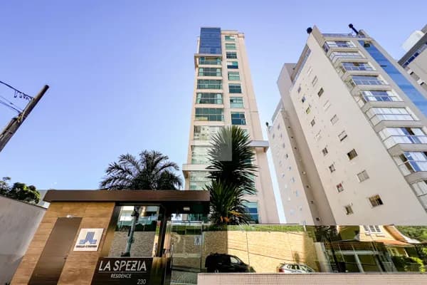 Apartamento a poucos metros da Furb!