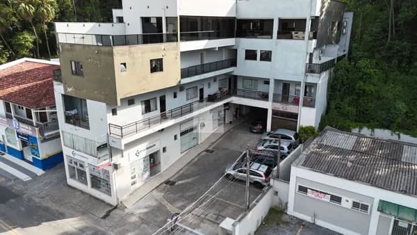 Prédio Residencial/Comercial próximo ao terminal Urbano da Fonte .
