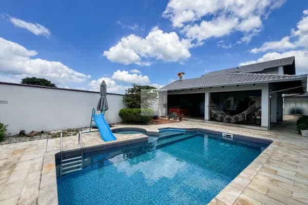 Casa de Alto Padrão Próximo a Via expressa em Blumenau-SC