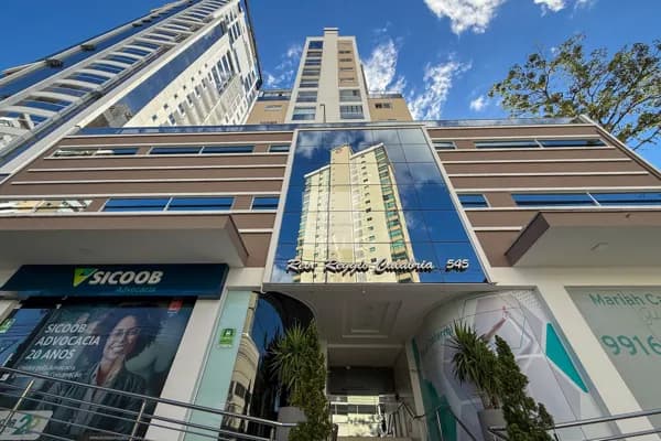Lindo apartamento mobiliado a poucos metros da Vila Germânica!