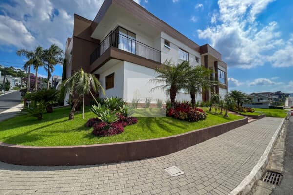 Linda casa no Golden Park