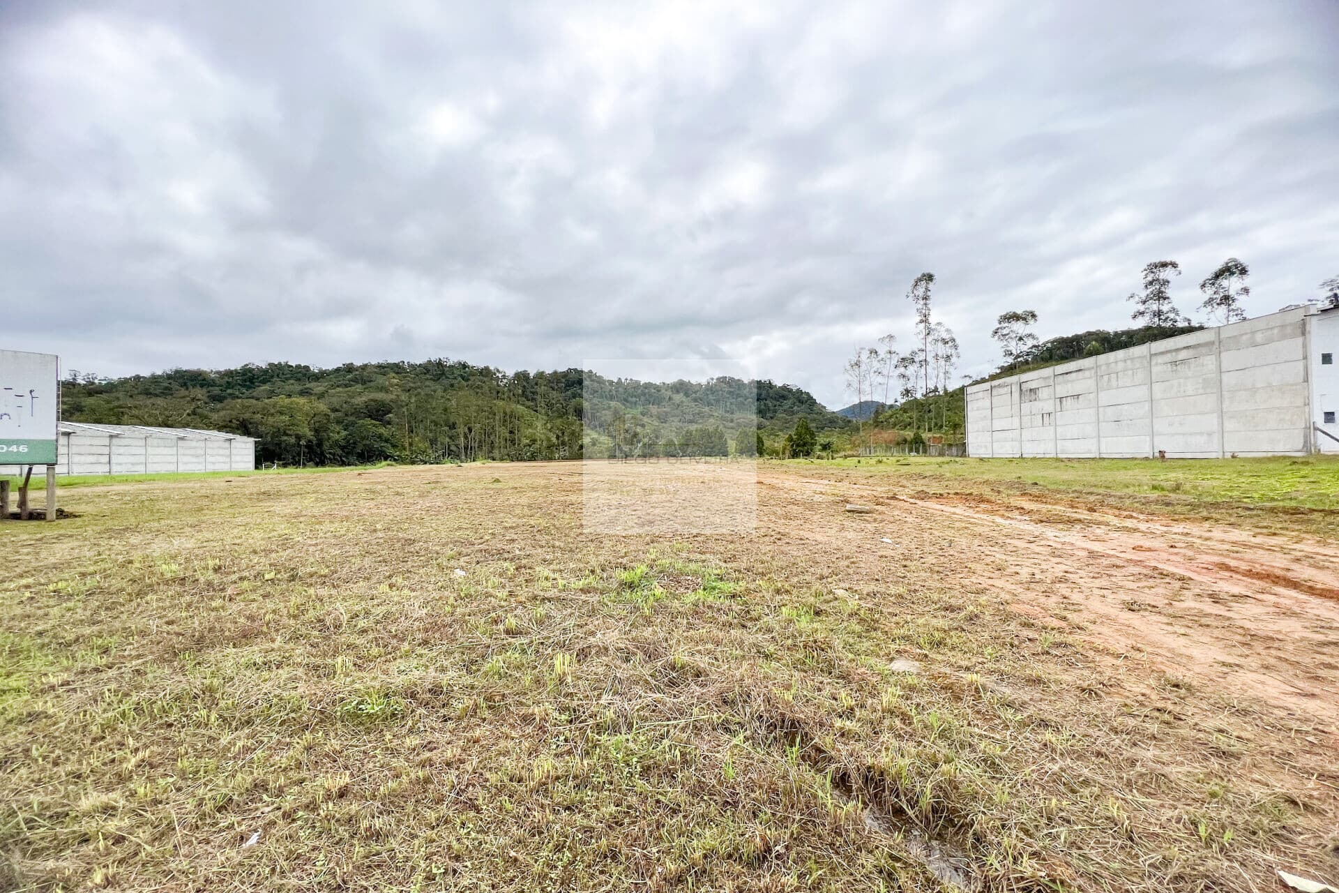 Terreno industrial com acesso a BR 470
