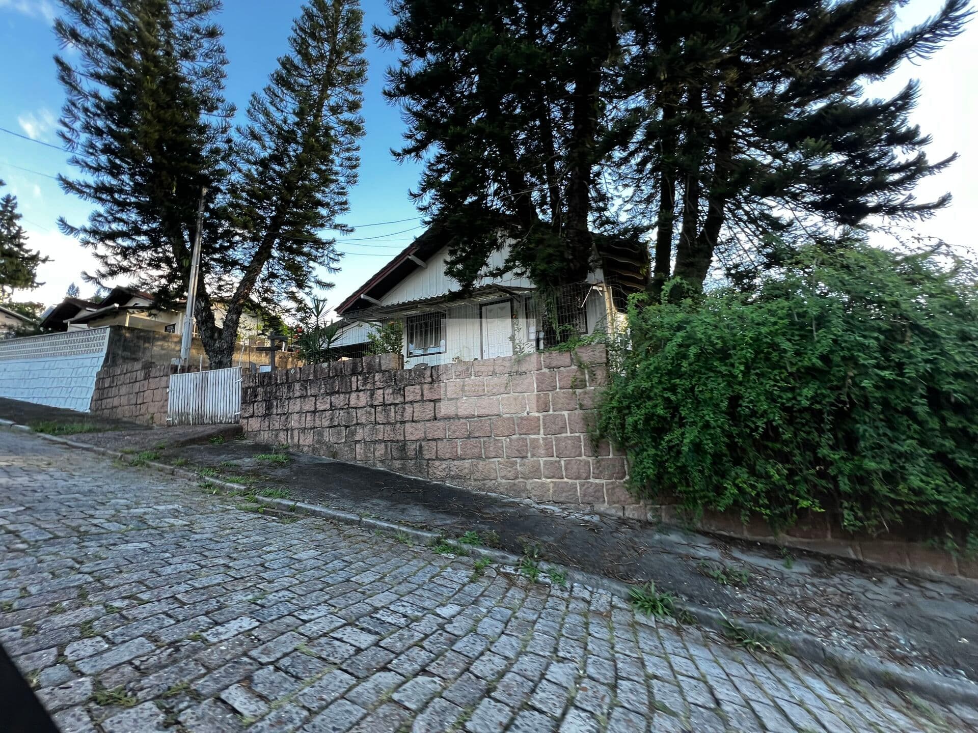 Terreno em Loteamento com vigilância 24 hrs