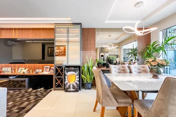 Apartamento mobiliado em andar alto próximo a vila germânica .