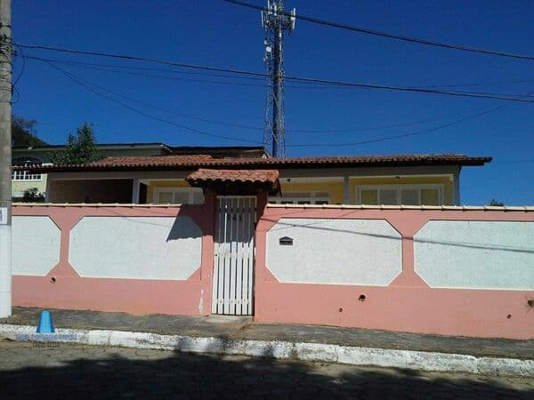 Casa Padrão para Venda em Praça da Bandeira Araruama-RJ