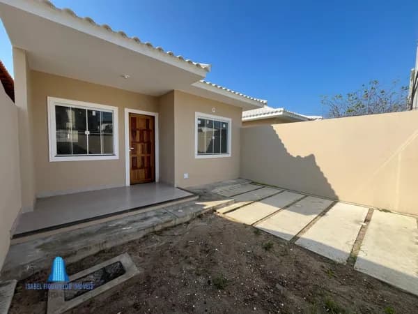 Casa Nova à Venda em Araruama a 40m da lagoa