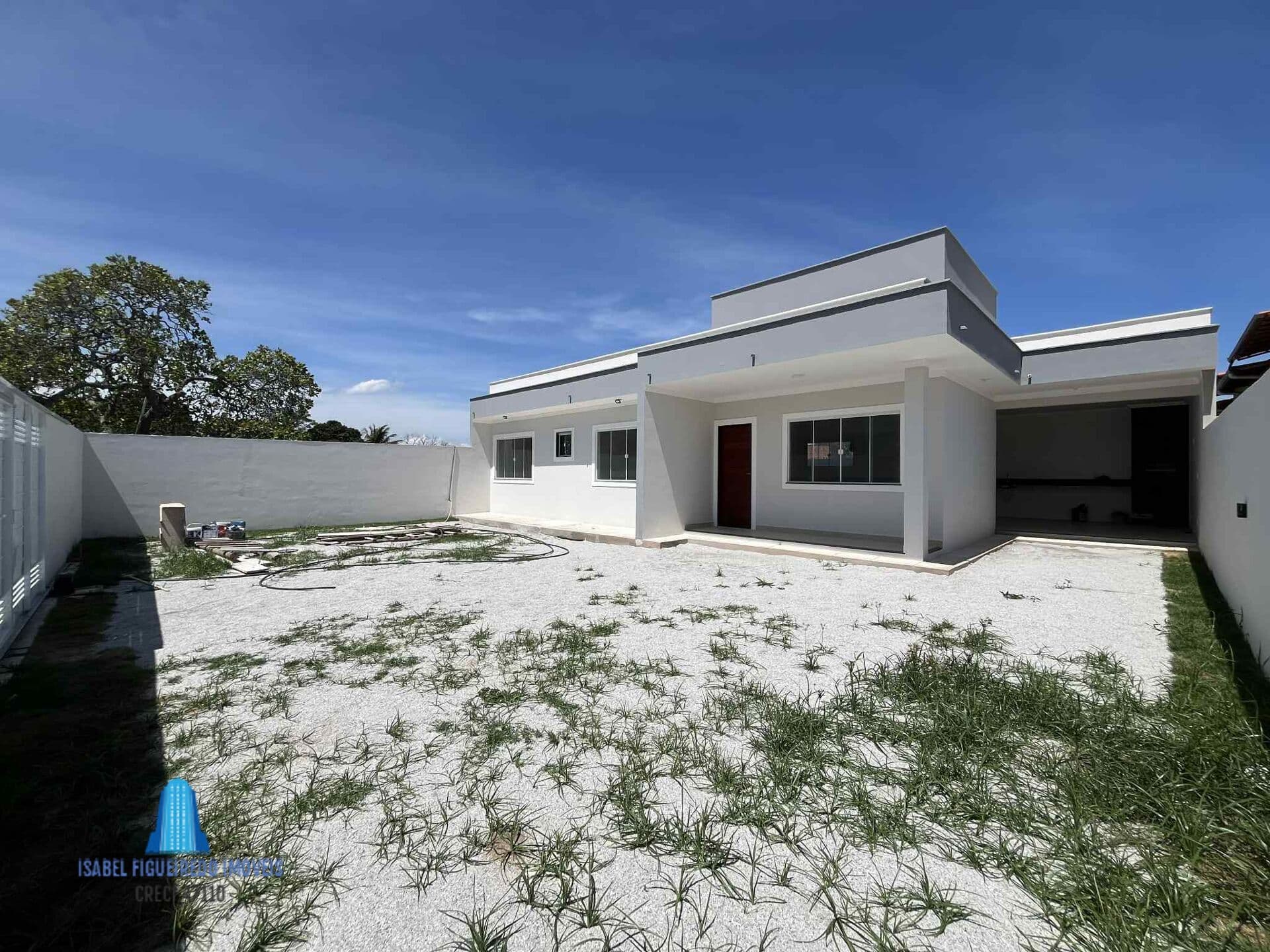 Oportunidade no Coqueiral! Casa Nova à Venda com 3 Quartos e Churrasqueira