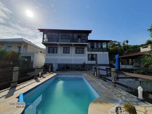 Triplex à Venda em Condomínio de Alto Padrão com vista para a lagoa