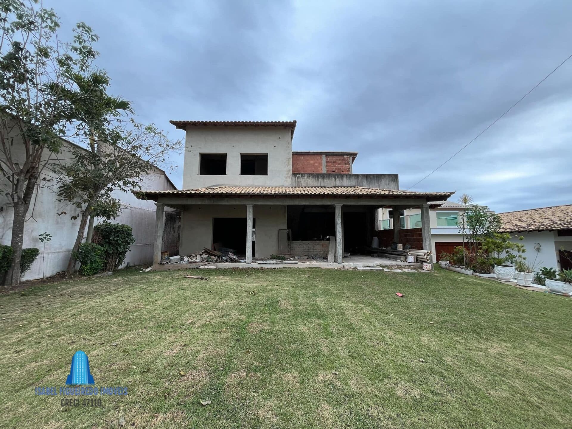Casa Duplex à Venda em Araruama no Bairro Pontinha