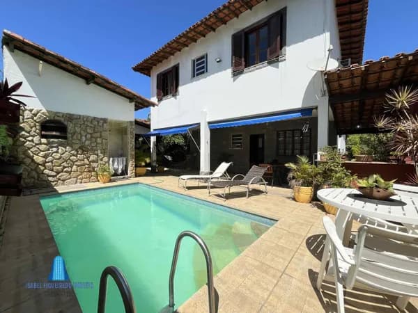 🏡✨ Casa Duplex à Venda – Condomínio Praia do Ubás | Iguaba Grande – RJ