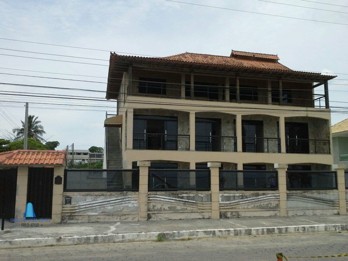Casa Triplex para Venda em Pontinha Araruama-RJ