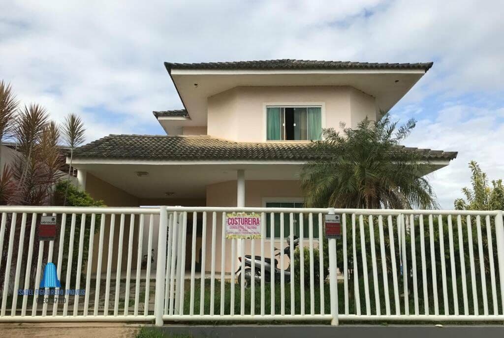 Casa Alto Padrão para Venda em Parque Hotel Araruama-RJ