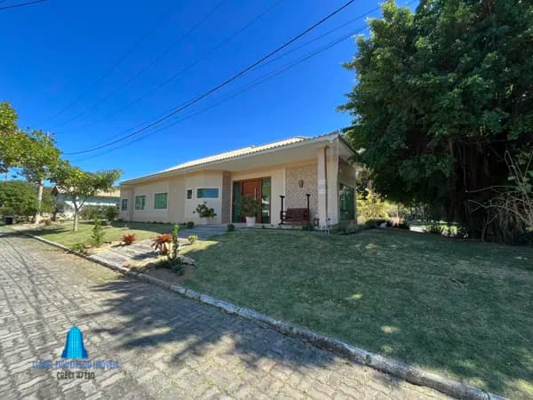 Casa à Venda em Condomínio de Alto Padrão