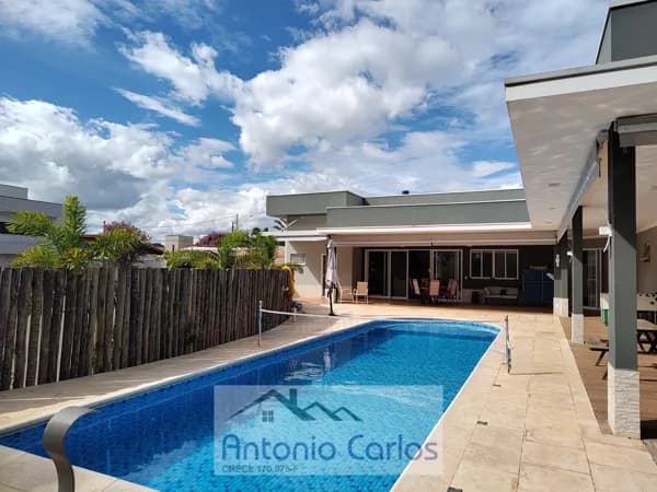 Casa Alto Padrão - Residencial fechado em Holambra/SP
