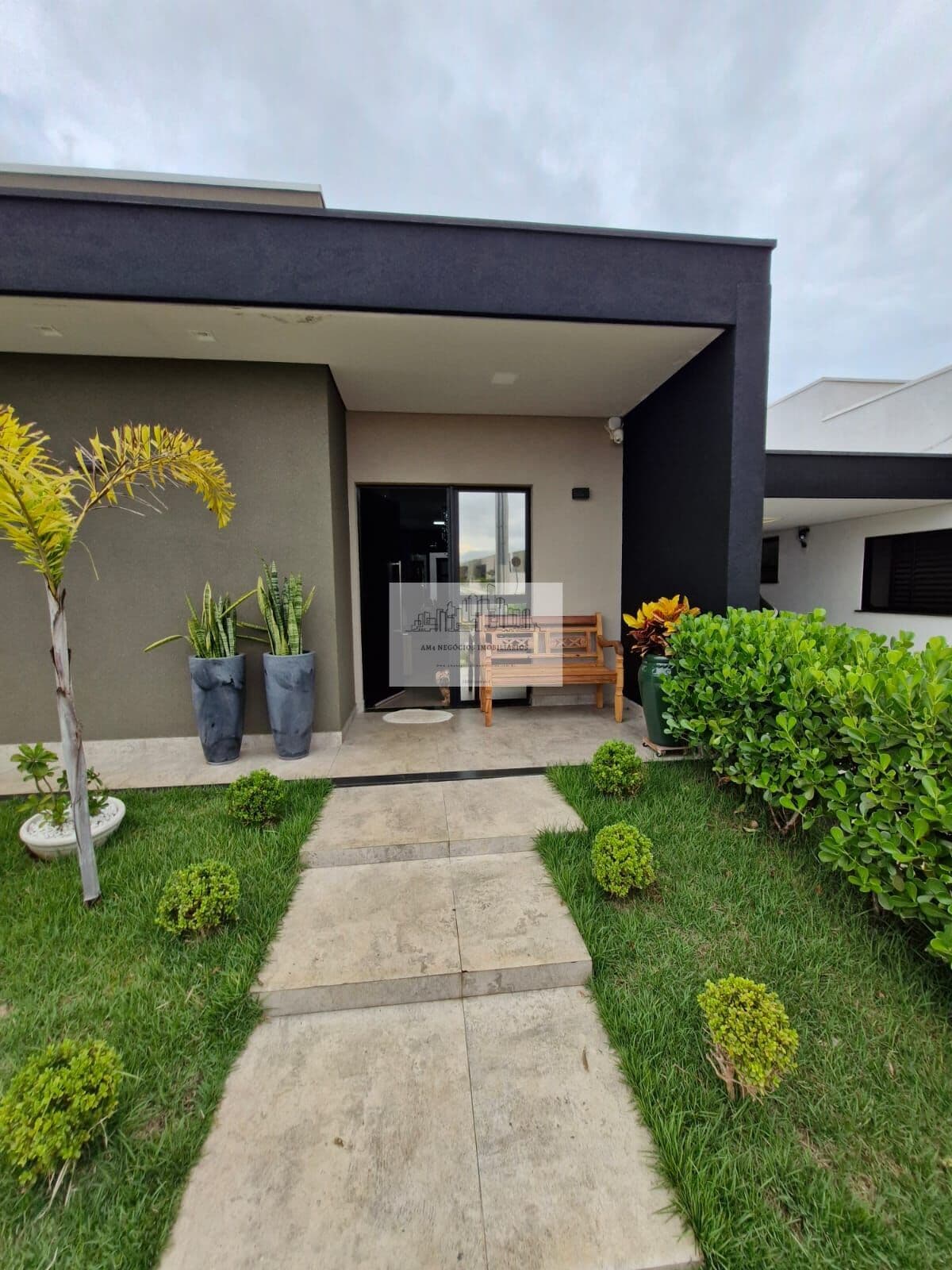 Casa 3 dormitórios no Condomínio Fenhouse