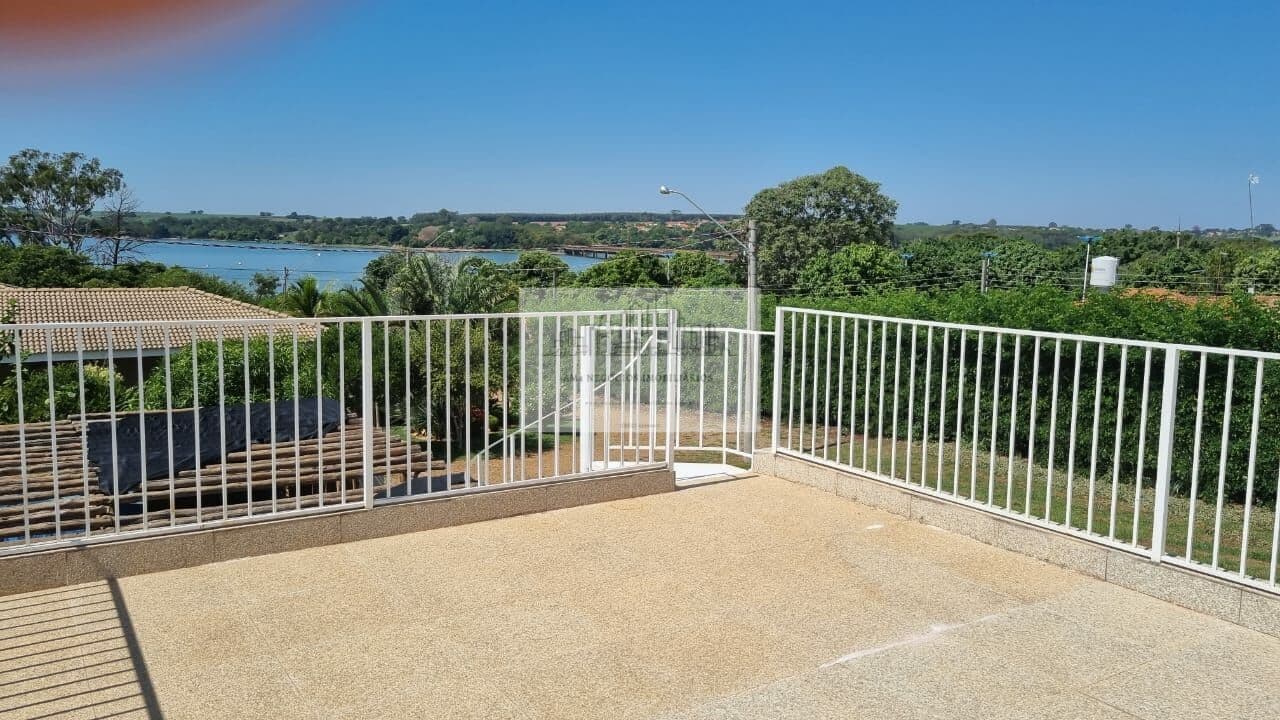 Rancho no Condomínio Terras da Barra em Mendonça