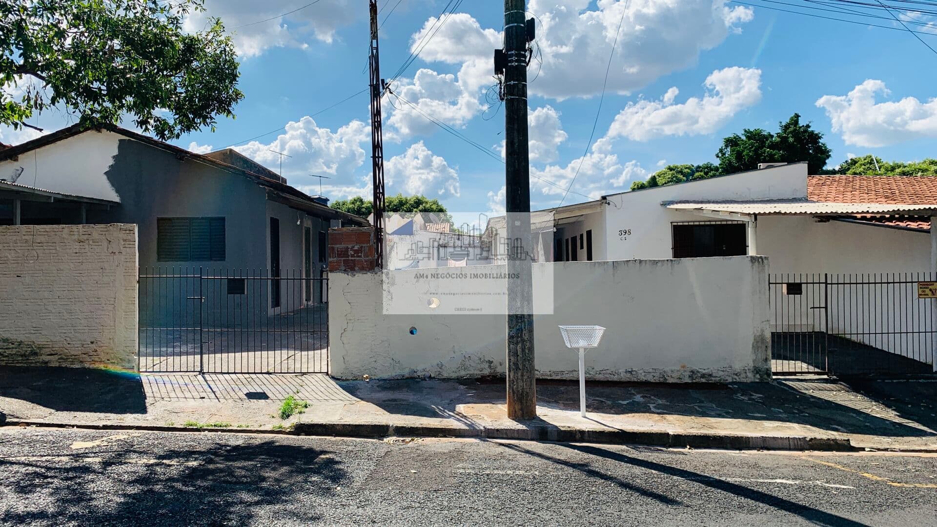 Casa para locação no bairro Vila Toninho.