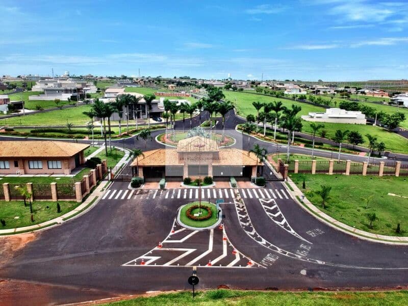 Terreno no Condomínio Terra Vista Residence Club em Mirassol