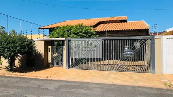 Casa Alto Padrão no bairro Jardim Tarraf II