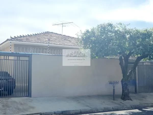 Casa 3 dormitórios no Jardim Nazareth