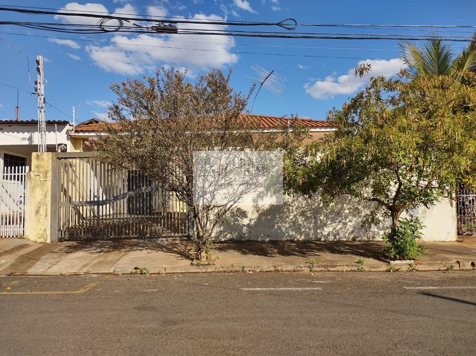 Casa 3 dormitórios a venda no bairro Vila Ipiranga