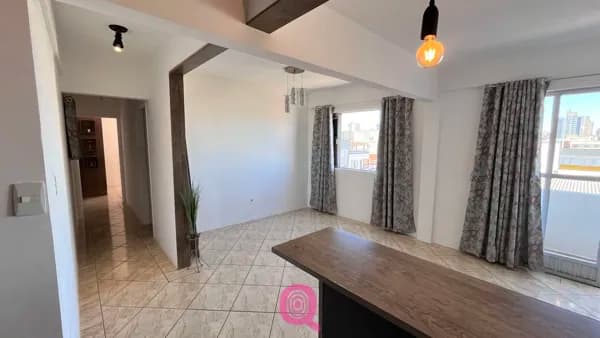 Apartamento semi mobiliado no bairro Oficinas - Tubarão/SC