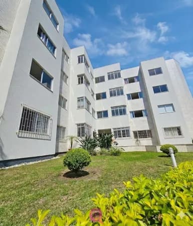 Apartamento com Vista para Beira-Rio + Garagem Coberta – Ótima Localização!